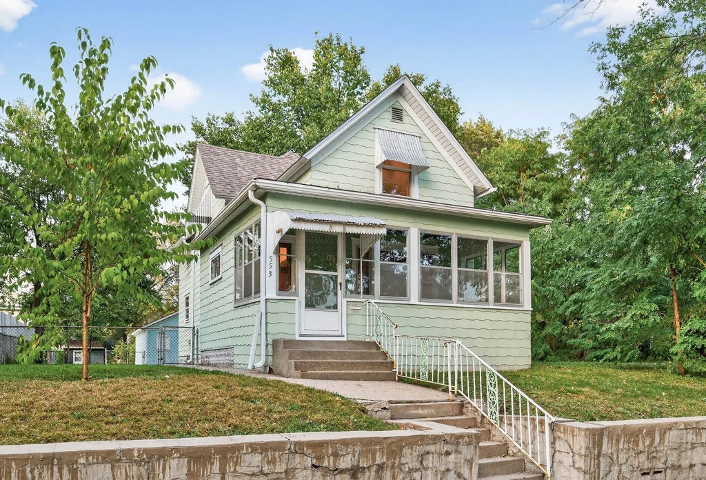 553 Charles Avenue, Saint Paul