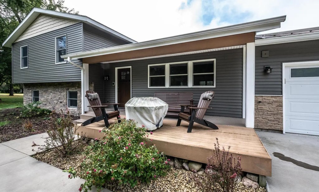 9945 Justen Trail N, Grant