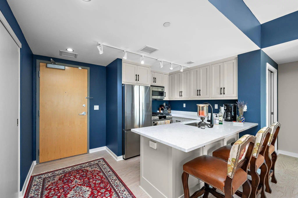 8161 33rd Avenue S 508, Bloomington