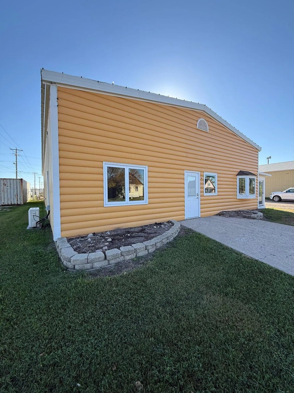 801 12th Avenue Se, Jamestown