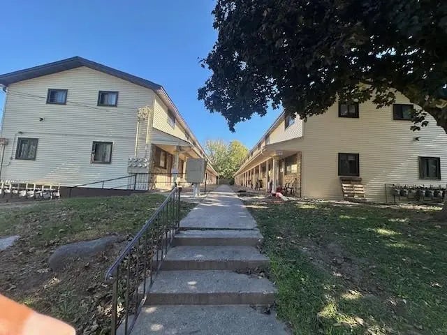 4685 Monroe Street Ne, Hilltop