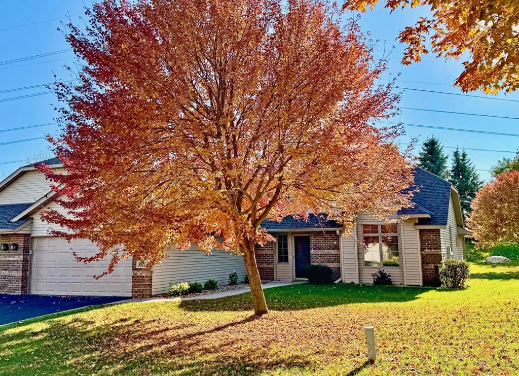 3821 Impatiens Lane N, Brooklyn Park