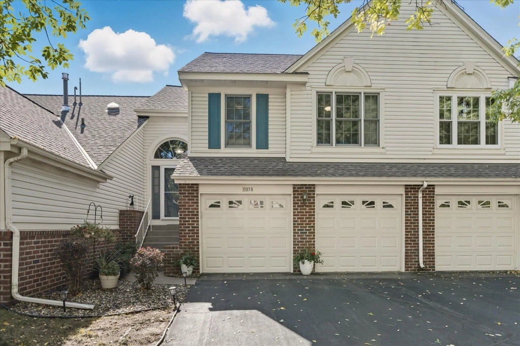 11058 Oregon Curve, Bloomington