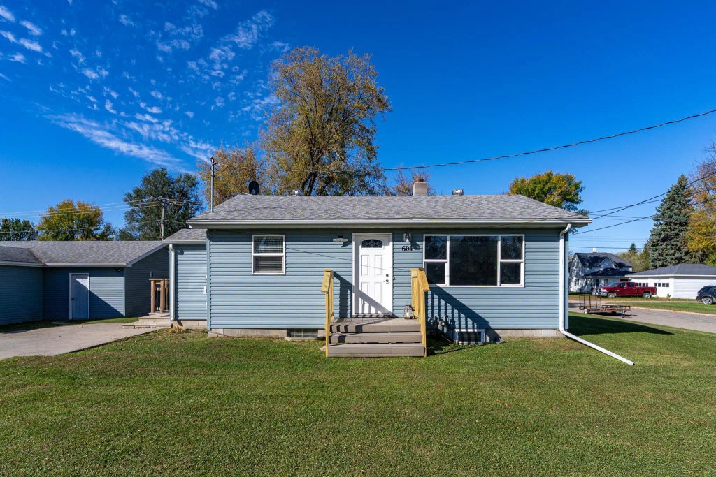 604 Lincoln Avenue, Crookston