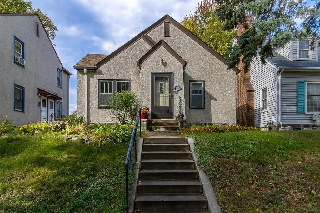 2354 Mckinley Street Ne, Minneapolis