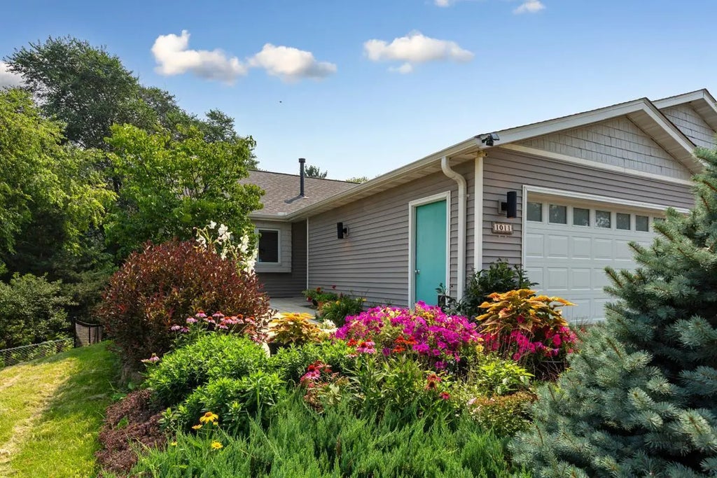 1011 Poplar Street, Northfield