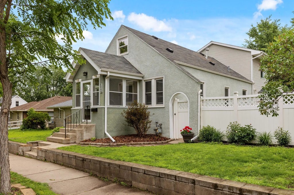 6049 Wentworth Avenue, Minneapolis