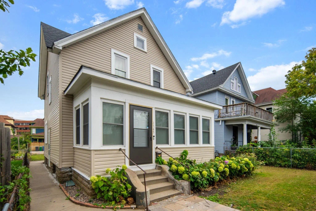 2745 Columbus Avenue, Minneapolis