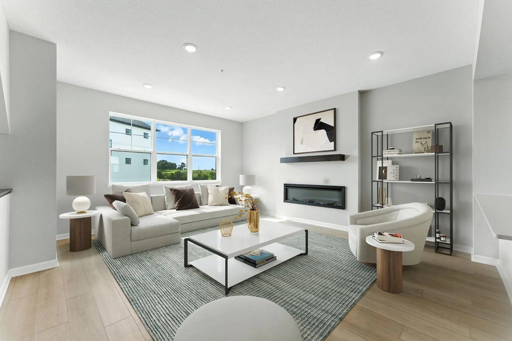 10373 Birchwood Circle, Victoria