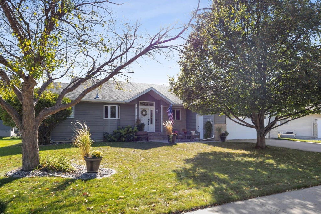 2524 38 1/2 Avenue S, Fargo