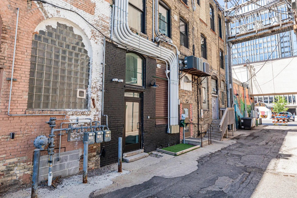 117 Broadway N 211, Fargo