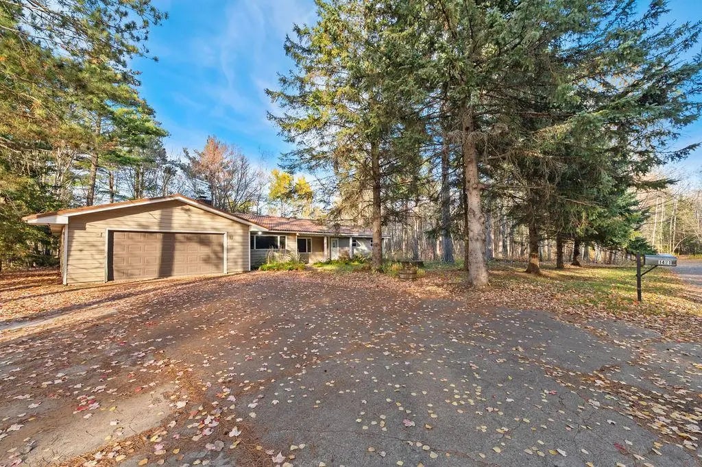 1421 Janis Road, Cloquet