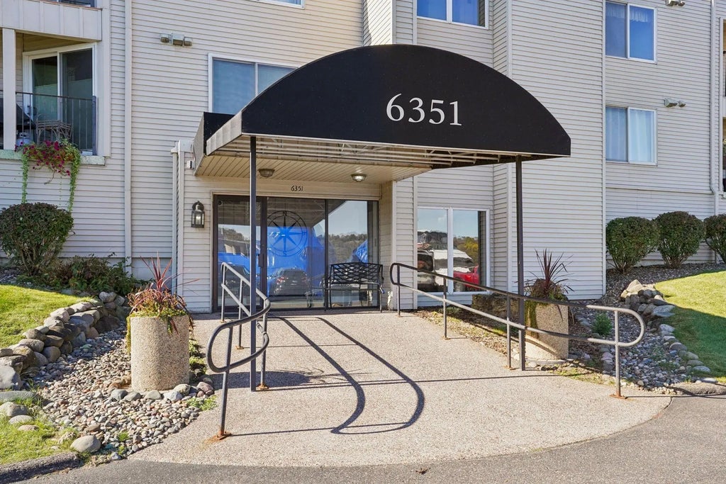 6351 Saint Croix Trail N 240, Stillwater