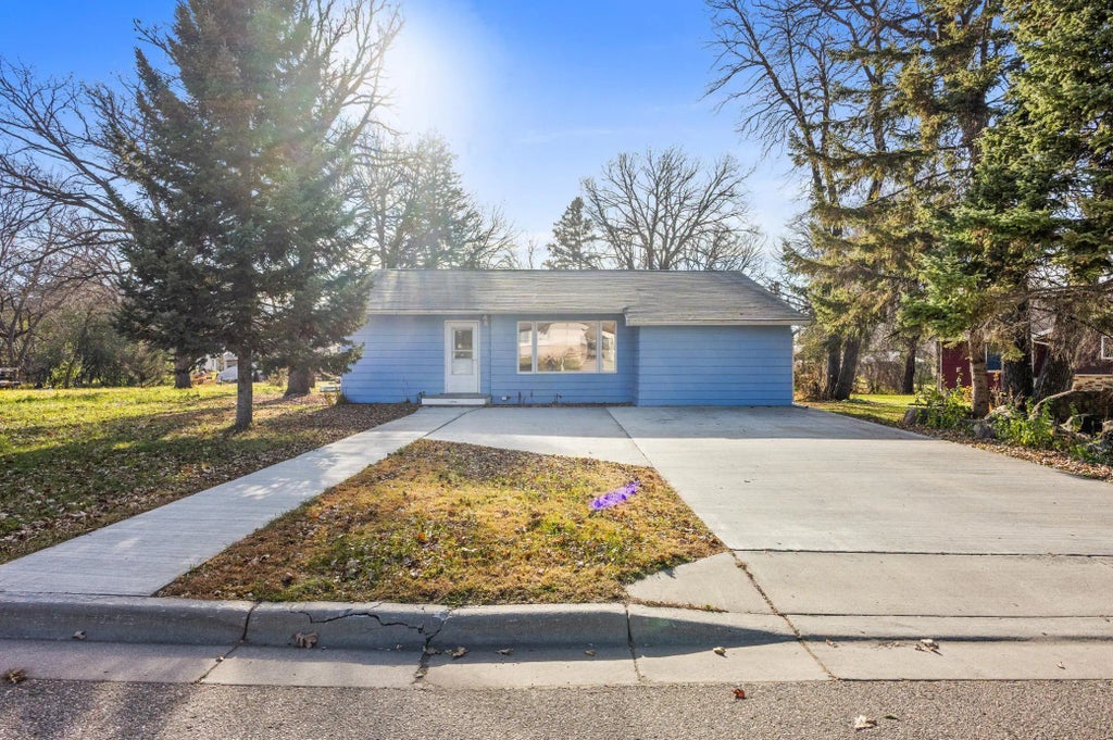 227 1st Street Nw, Elbow Lake