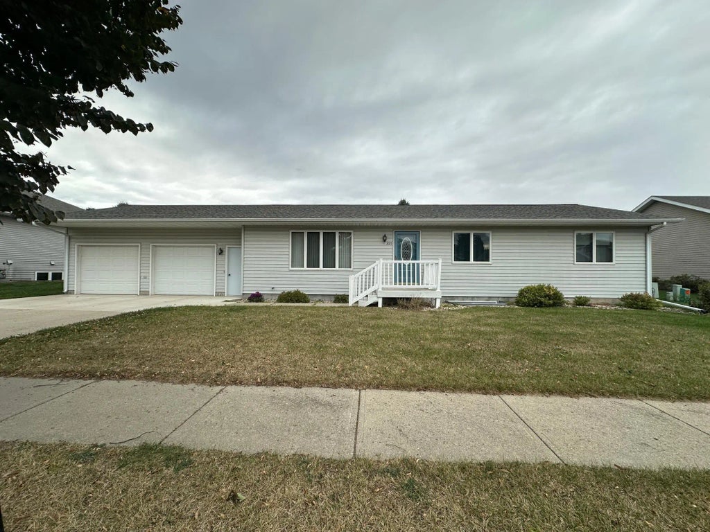 305 E Veterans Drive, Luverne