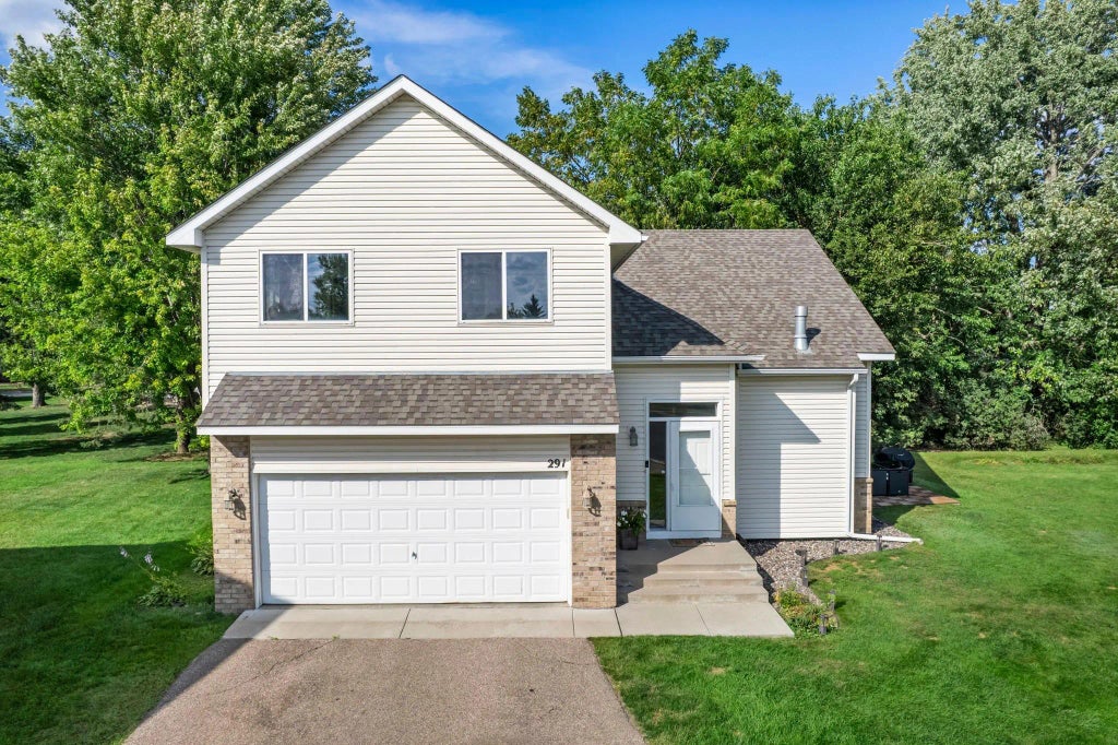291 Appleblossom Lane E, Shakopee