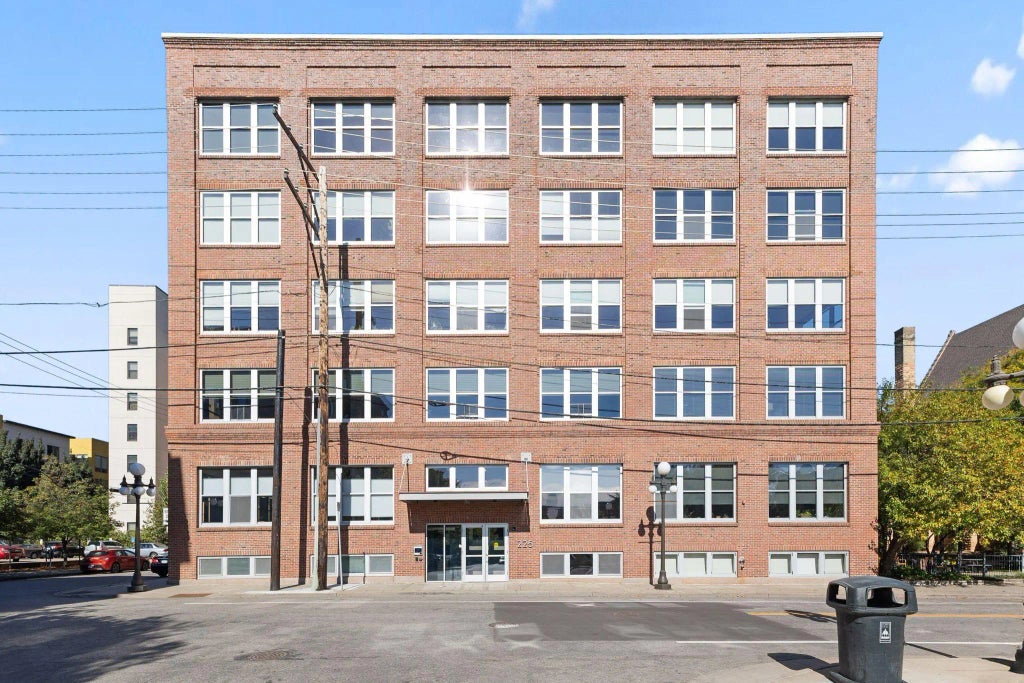 225 9th Street E 409, Saint Paul