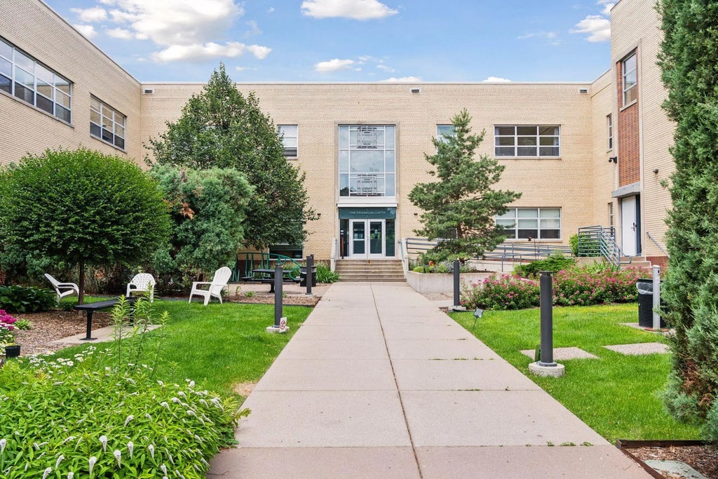 111 E Franklin Avenue 215, Minneapolis