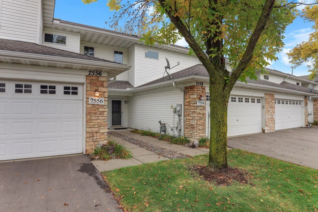 7558 6th Street N, Oakdale