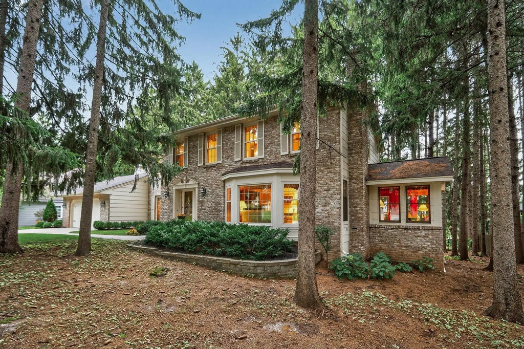 8138 Somerset Road, Woodbury