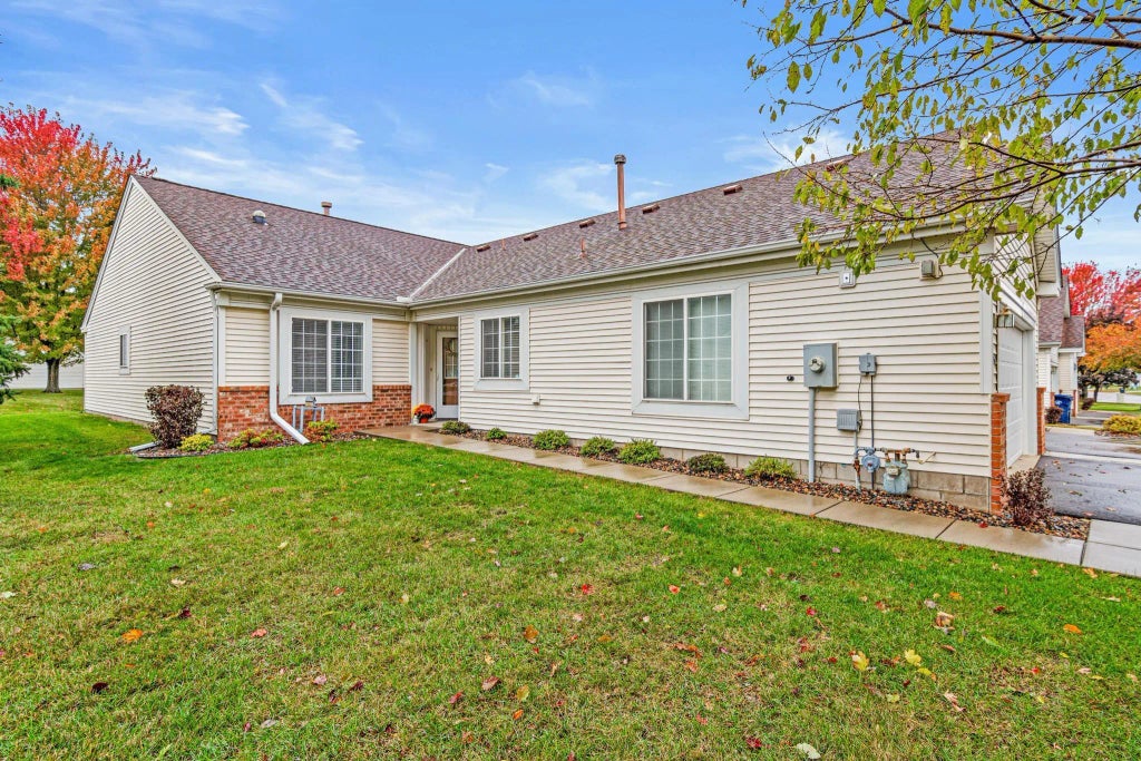 15767 Finch Avenue, Apple Valley