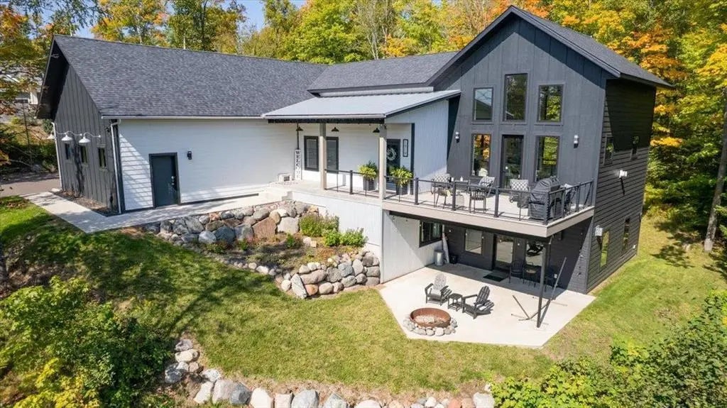 1919 Middle Lane, Duluth