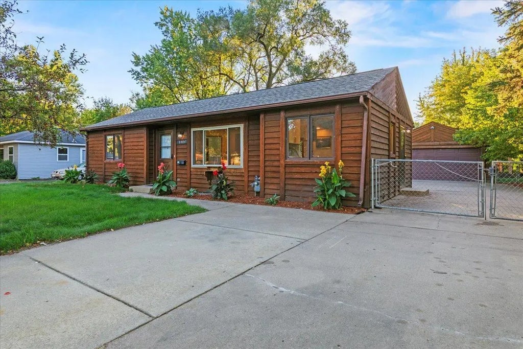 8444 12th Avenue S, Bloomington