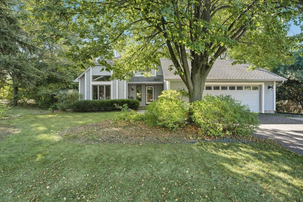 11725 48th Place N, Plymouth