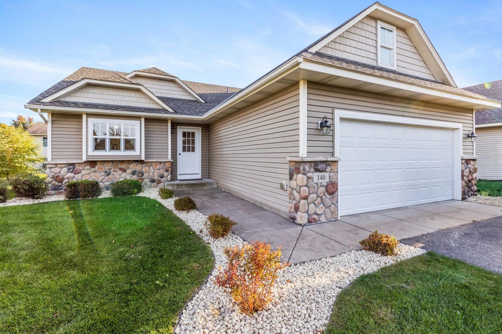 140 Stallion Lane, Lino Lakes
