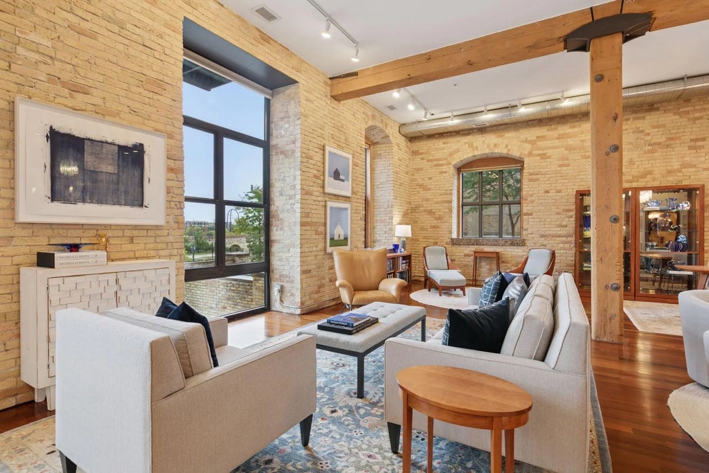 150 Portland Avenue 201, Minneapolis