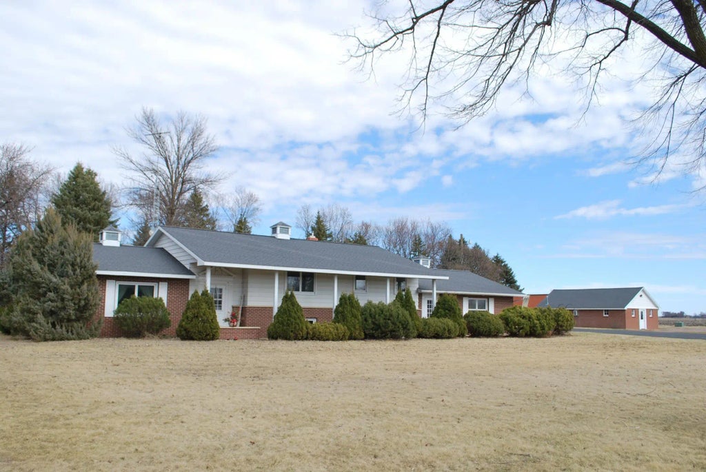 2404 State Highway 15, Westford Twp