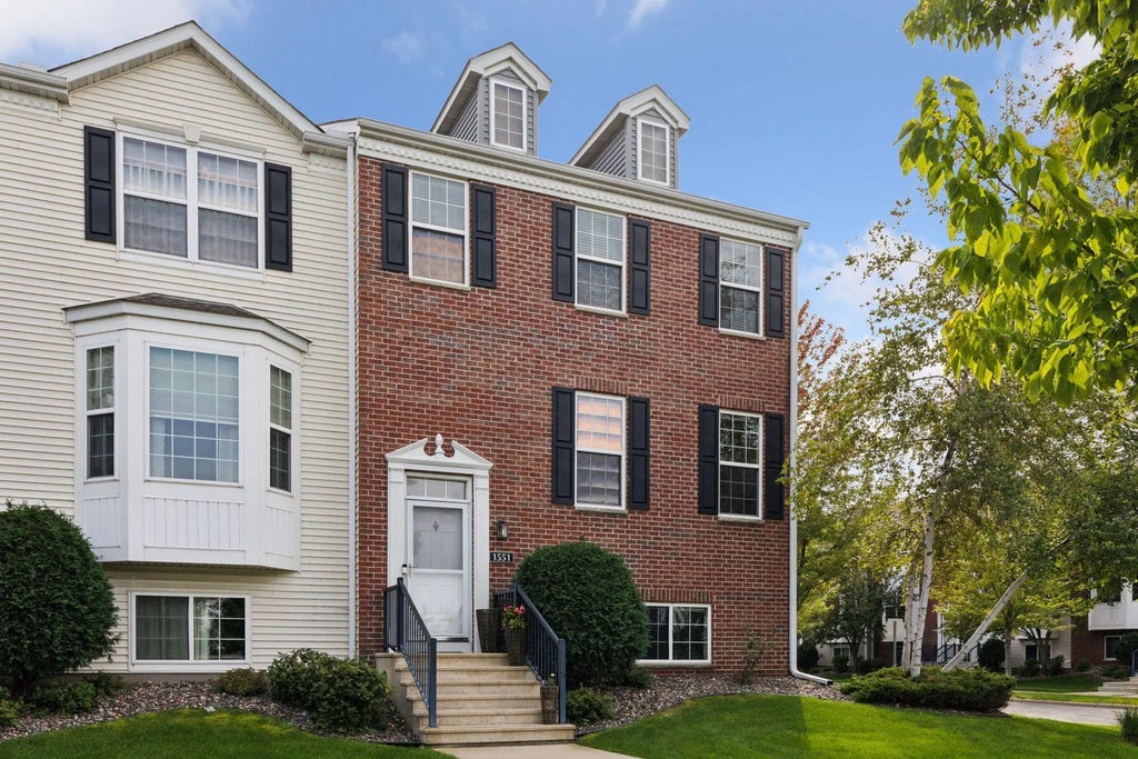 1551 Coneflower Lane, Shakopee