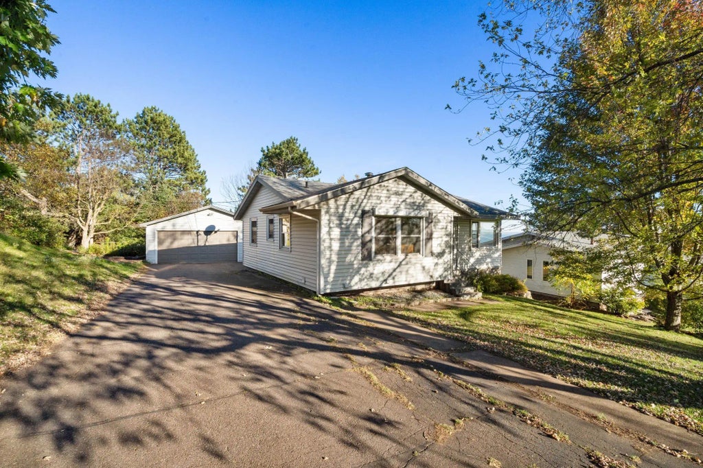 1426 Cliff Avenue, Duluth