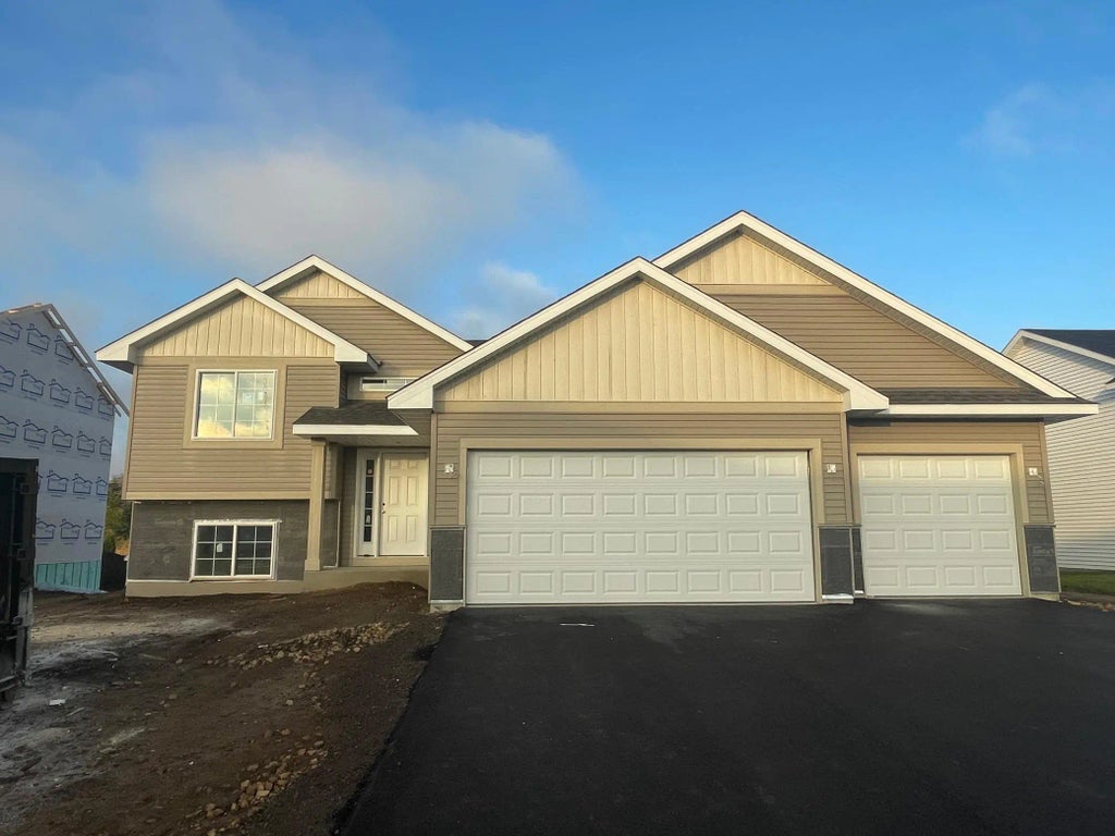 17703 Empire Trail, Lakeville