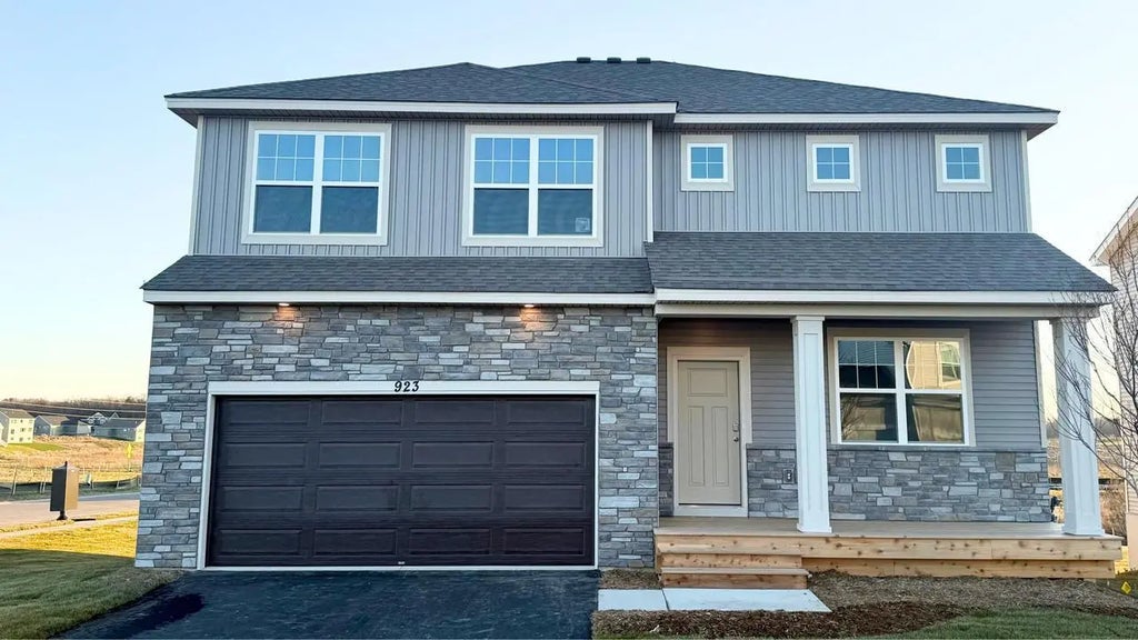 923 Redfield Circle, Delano