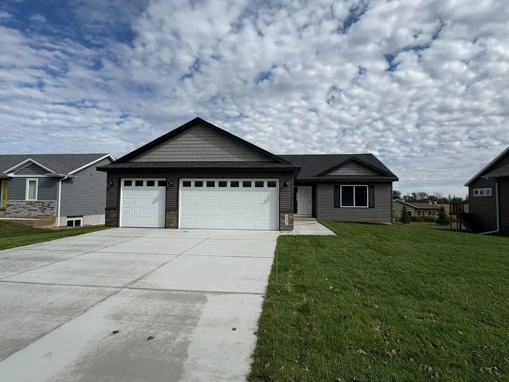 217 Bouldercrest Avenue Ne, Owatonna