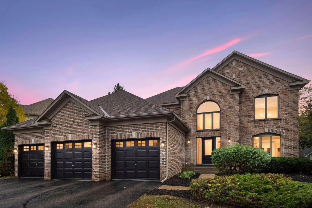 639 Carver Bluffs Parkway, Carver