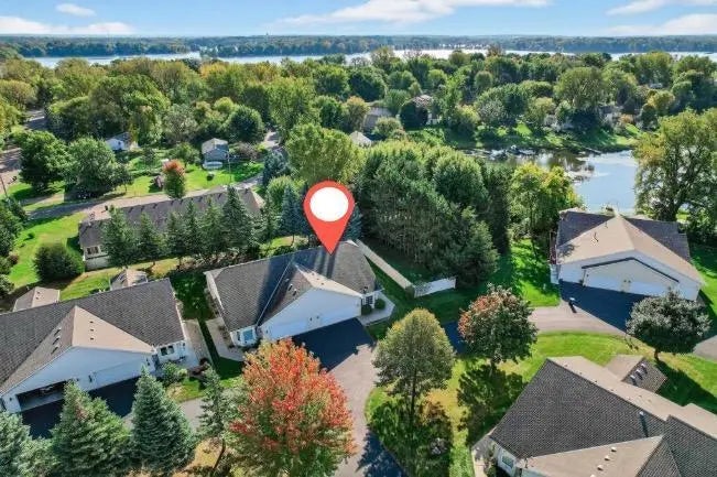 13471 Pine View Lane, Lindstrom