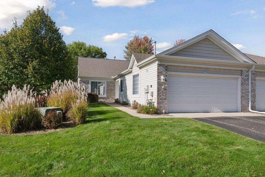9026 Terra Verde Trail, Eden Prairie