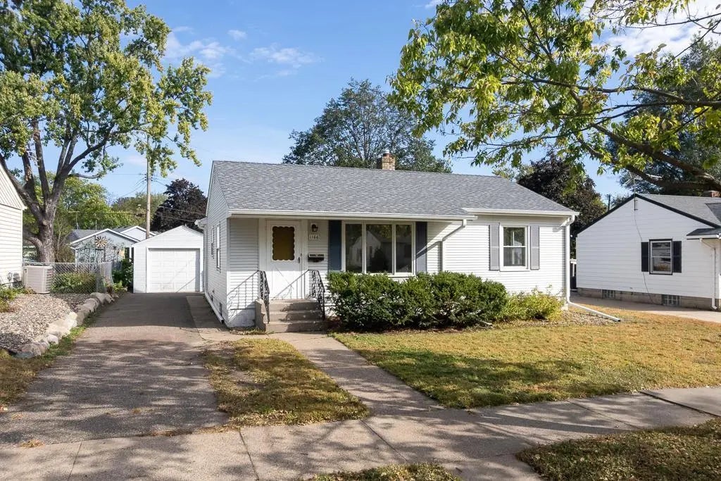 1166 Colette Place, Saint Paul