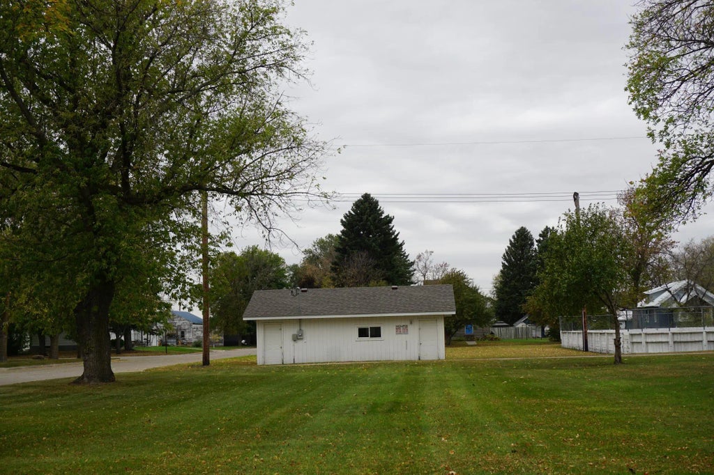 615 4th Se, Barnesville