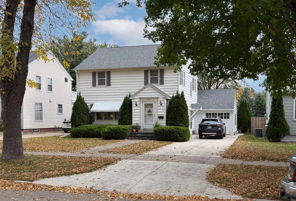 306 N High Street, Marshall