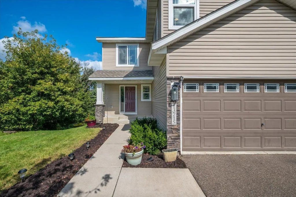 13715 Grafton Court, Apple Valley