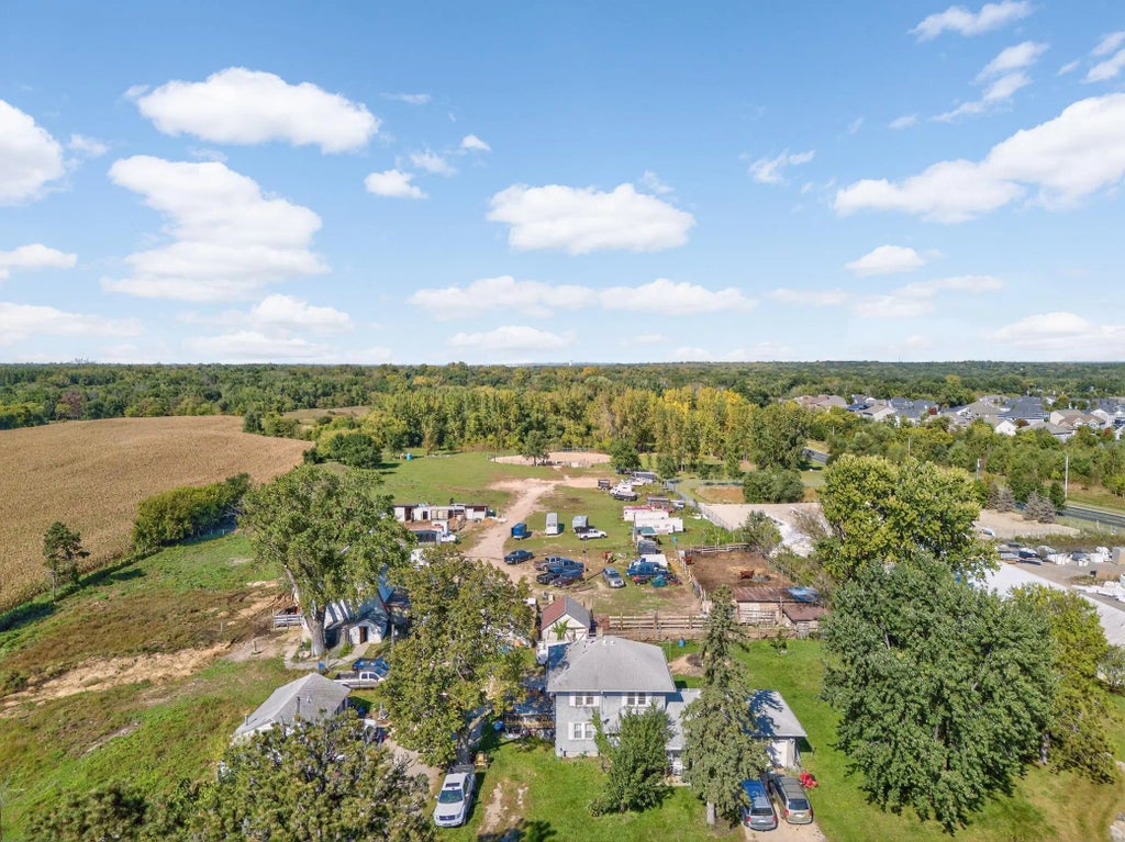 2067 Bonaire Path W, Rosemount