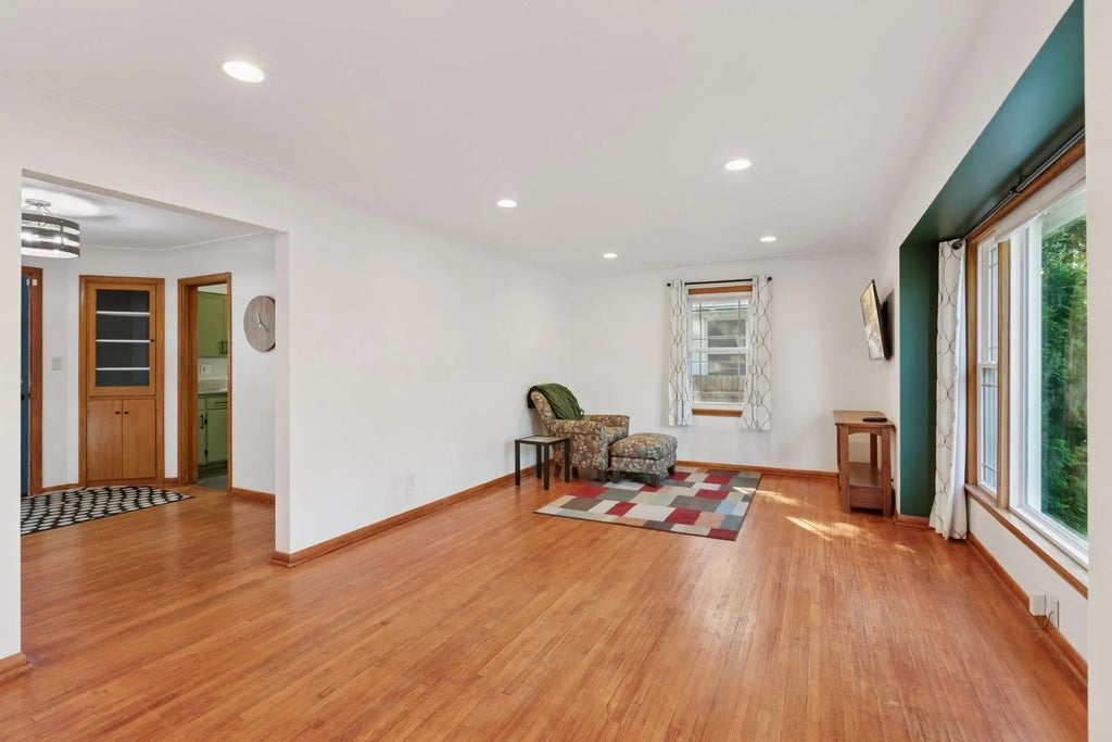 4215 16th Avenue S, Minneapolis