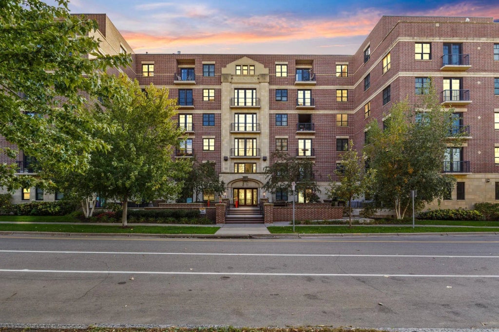 370 Marshall Avenue 301, Saint Paul