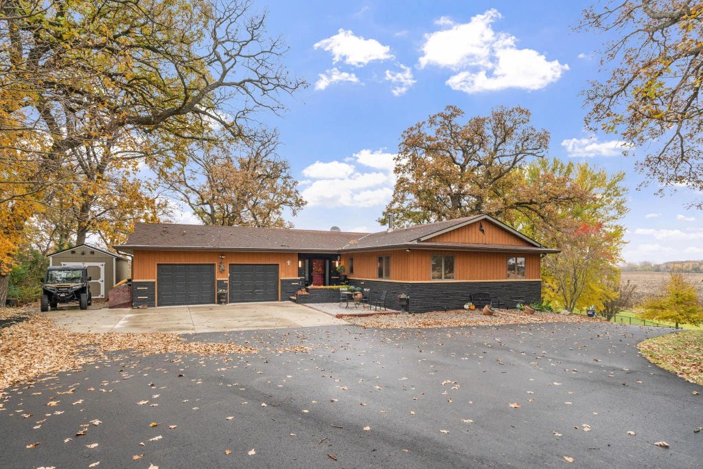 74500 240th Street, Albert Lea