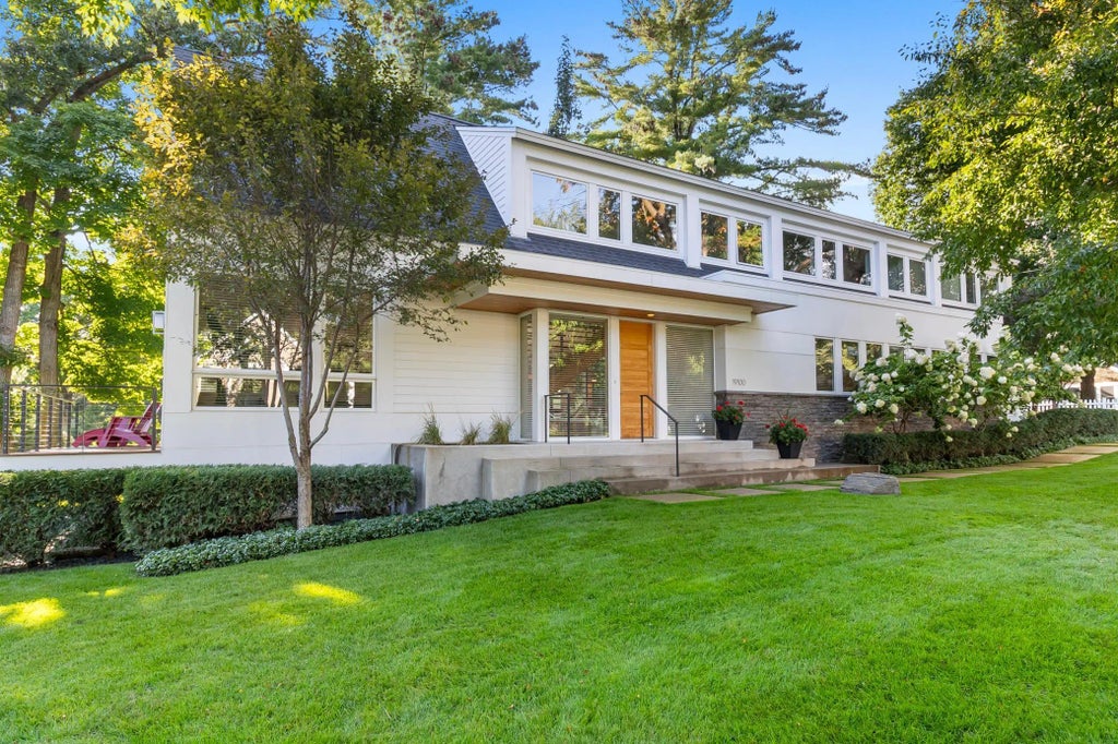 19100 Rutledge Road, Deephaven