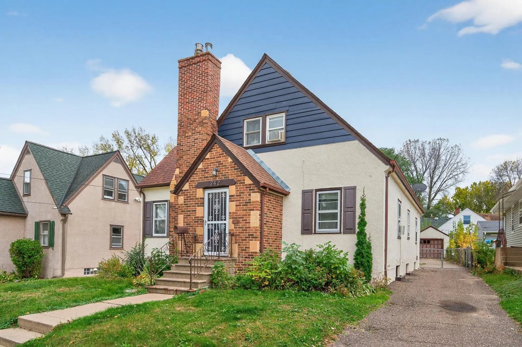 242 Annapolis Street W, West Saint Paul