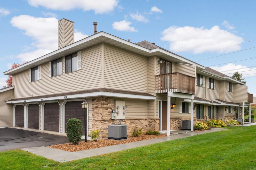 7486 Vinewood Court, Maple Grove